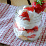 This strawberry shortcake dessert can be made in mason jars and is a quick and easy way to end your delicious dinners this summer!