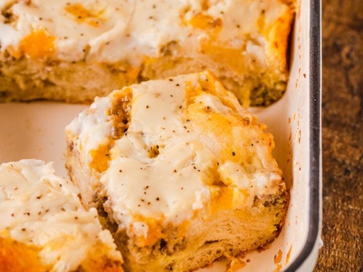 Image for Biscuits and Gravy Breakfast Casserole - The Cookin Chicks